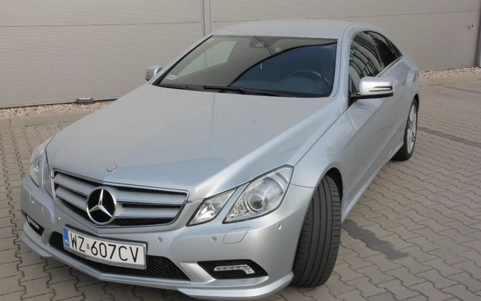 Mercedes-Benz Klasa E cena 151500 przebieg: 20720, rok produkcji 2010 z Mogielnica małe 466